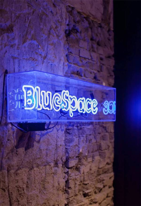 剝掉飾面，演繹時(shí)尚的清貧 | Blue Space 辦公室